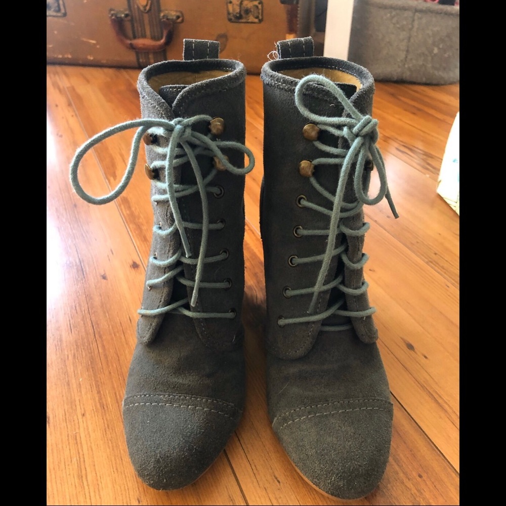 KIMCHI BLUE- Grey lace up wedge boots . Suede